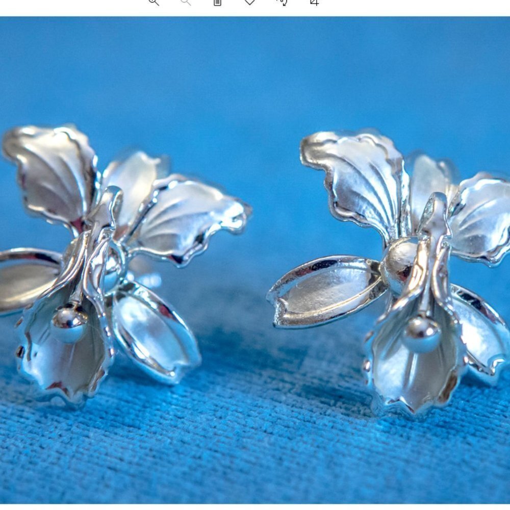 BEAUTIFUL Vintage Orchid Screw Back Earrings Silver Tone